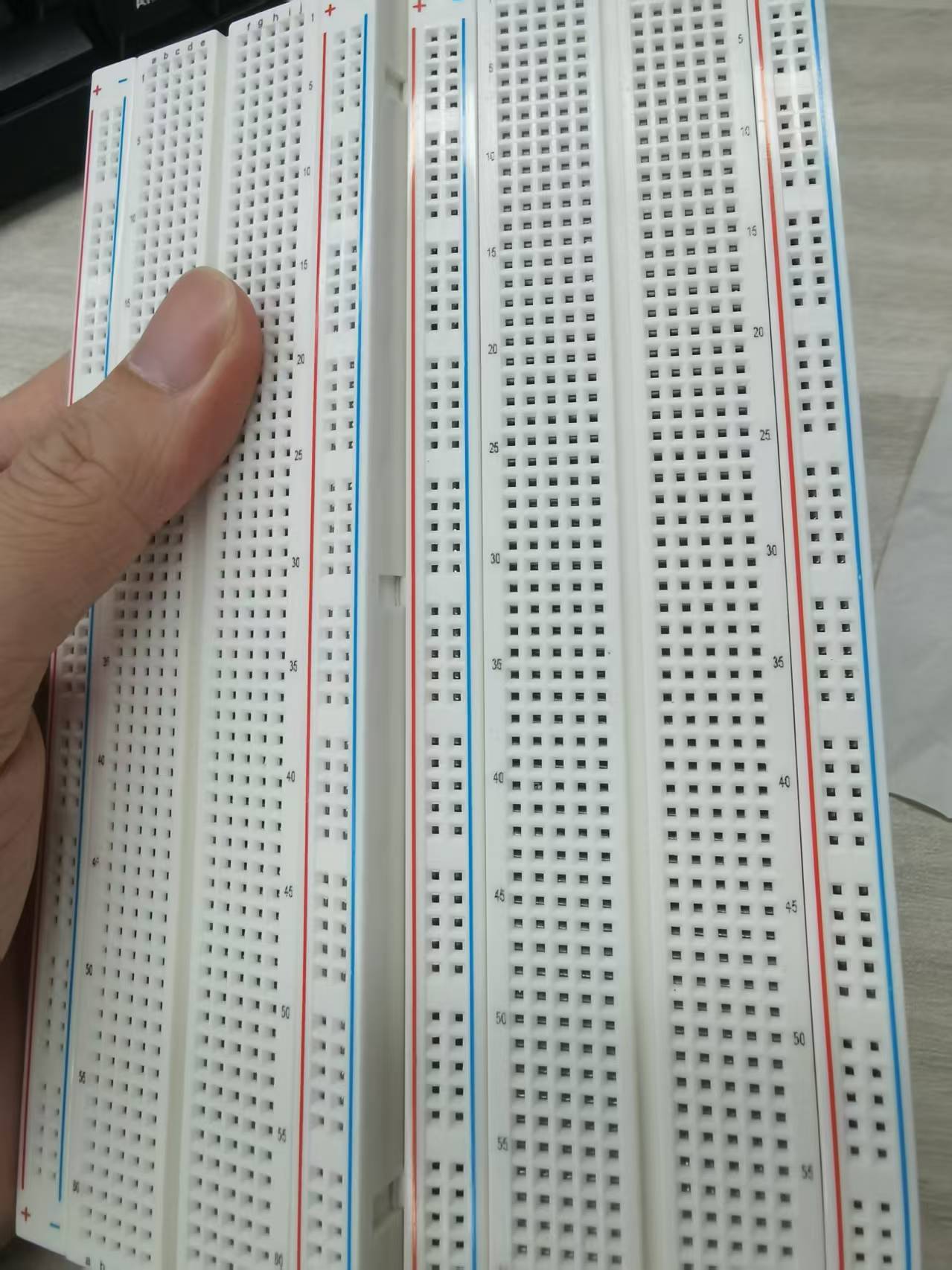 /oshw-getting-started-kits/breadboard_3.jpg