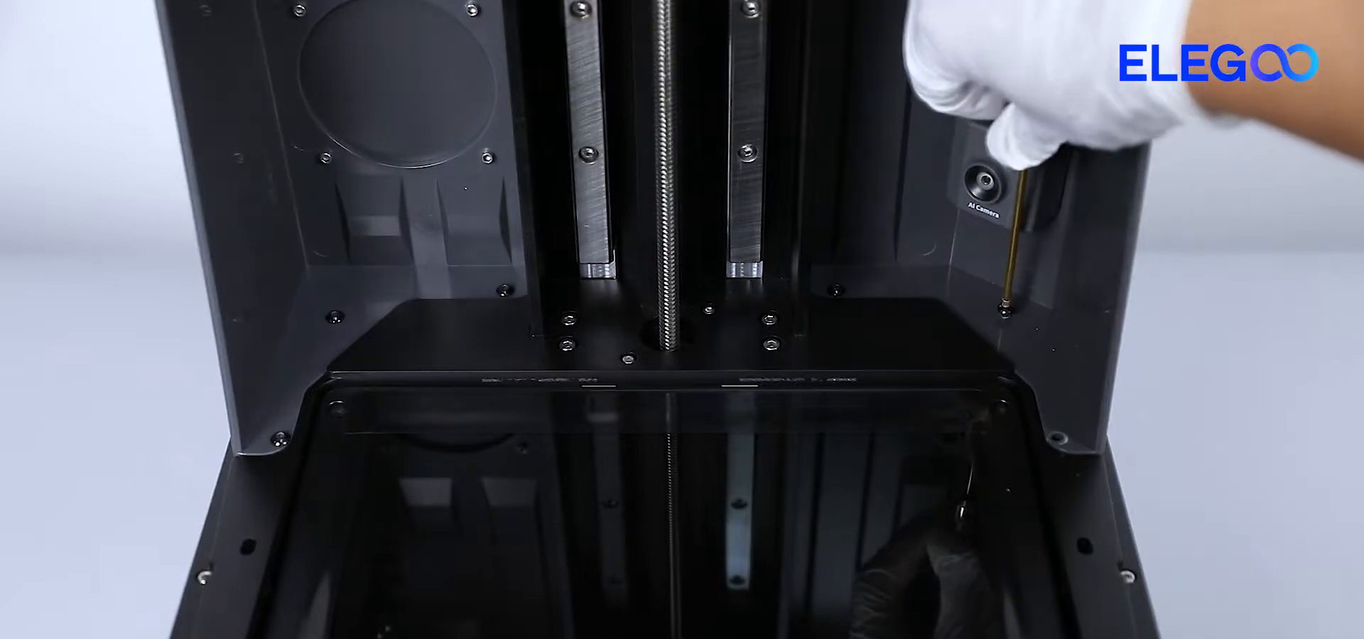 step05_loosen_six_top_cover_screws_00m38s.png