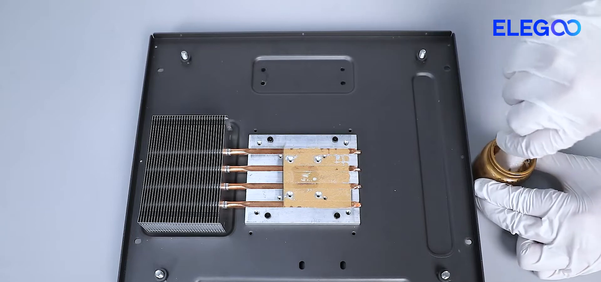 step13_apply_thermal_grease_01m58s.png