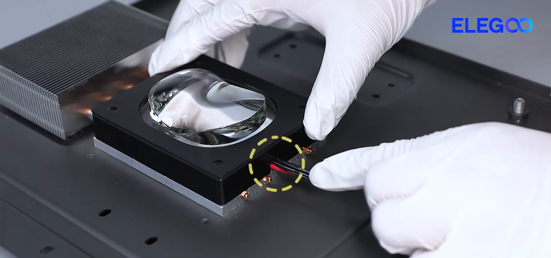 step15_align_uv_light_lens_and_cable_groove_02m28s.png
