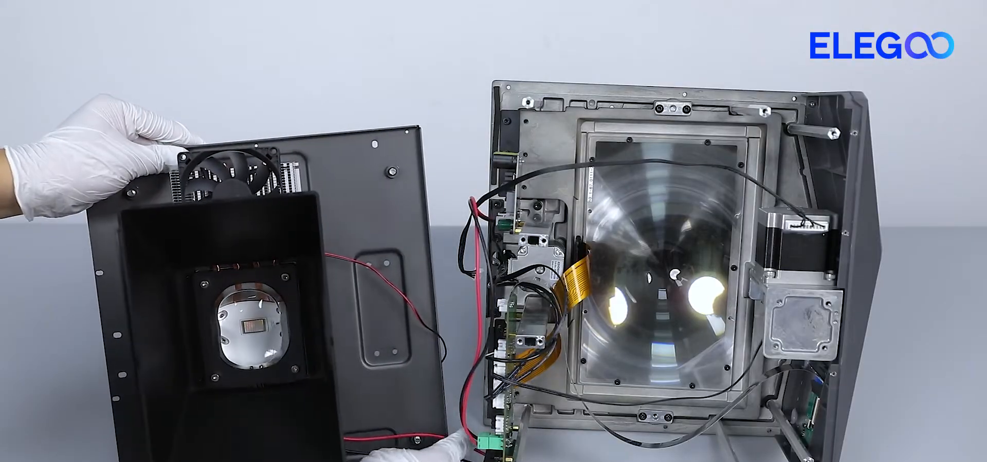step17_take_bottom_cover_assembly_03m00s.png