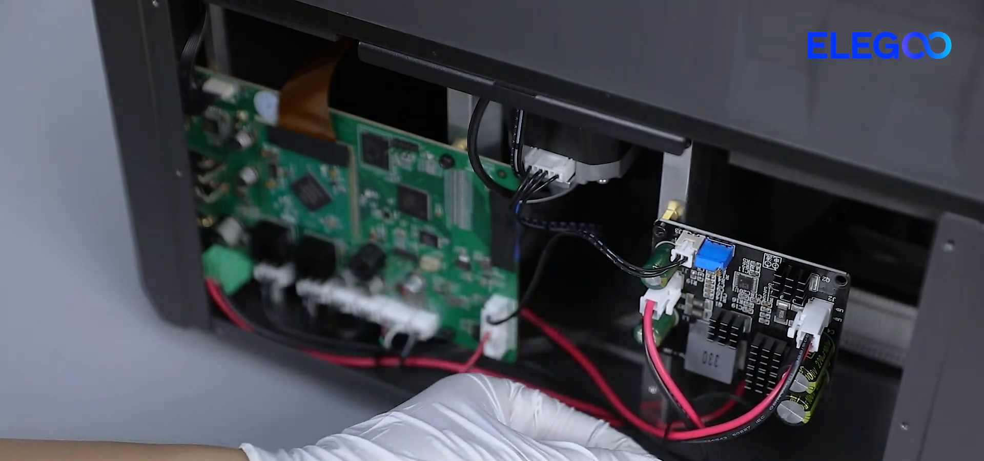 step23_secure_cables_with_zip_tie_05m00s.png